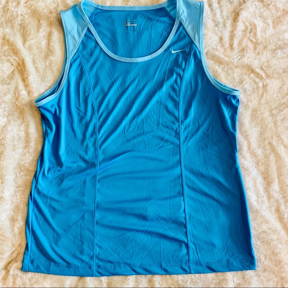 💙 Nike Dri-Fit blue two toned performance tank 💙